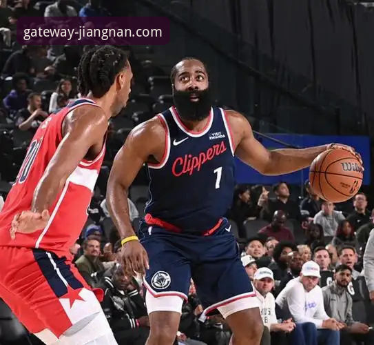江南登录入口安卓版怎么下载 NBA赛场风云突变,快船遭鹈鹕20分大逆转,江南体育平台直击连败背后